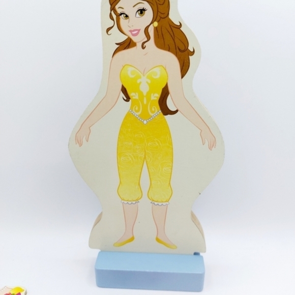 Disney Melissa and Doug Magnetic Belle set - Picture 4 of 5